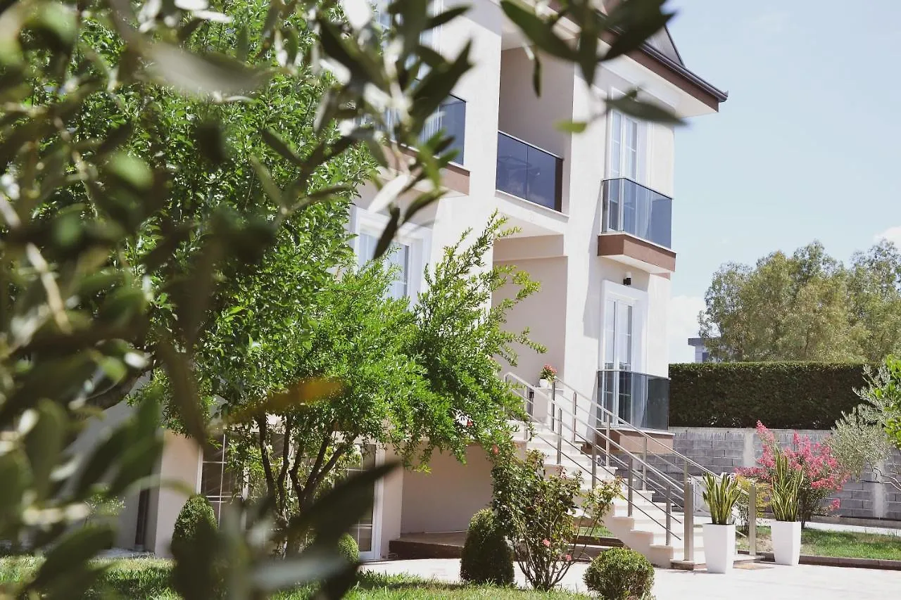 Airport Garden Hotel Rinas Albanien