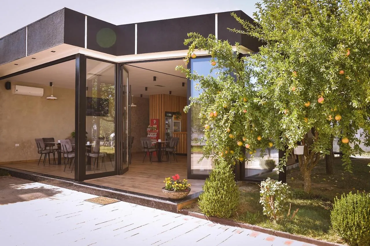 Airport Garden Hotel Rinas Albanien